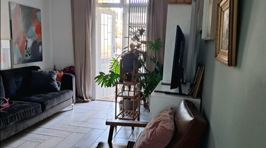 To Let 2 Bedroom Property for Rent in Woodstock Western Cape